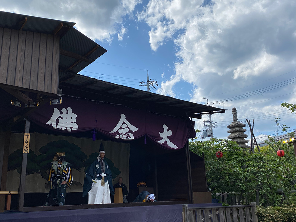 でんでん虫舞台イメージ