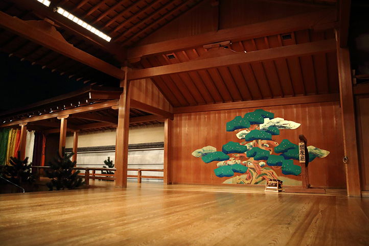 観世会館舞台イメージ