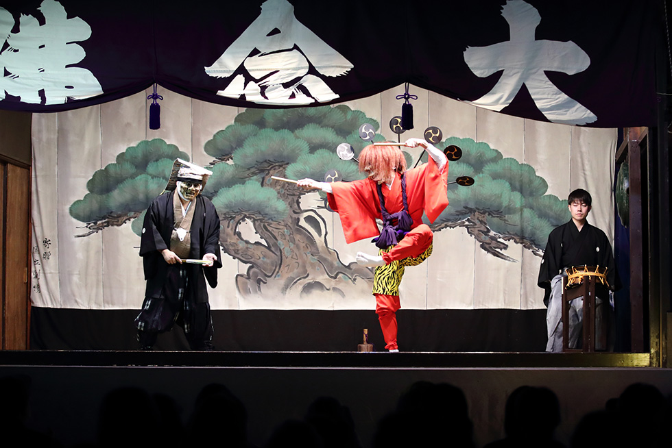 本公演雷イメージ01