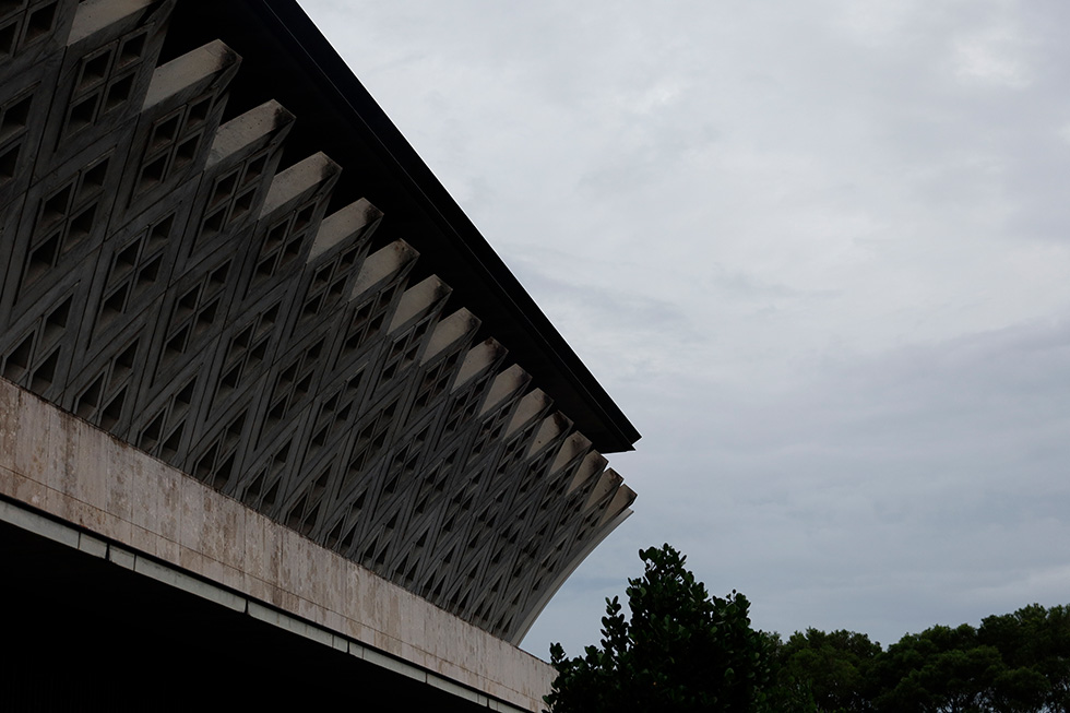 国立劇場おきなわ雨外観イメージ
